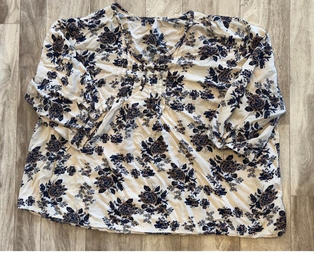 Blouse Womens Size 12-14 Floral White Blue Mid Length Sleeve Casual Top Preowned